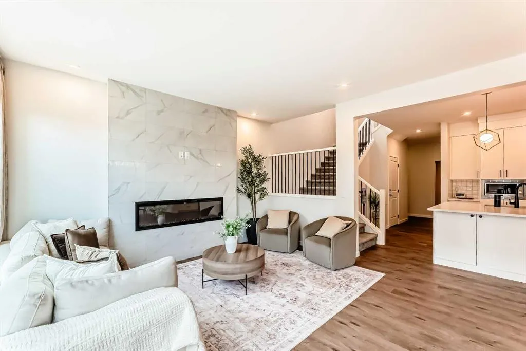 16 Lucas Passage NW