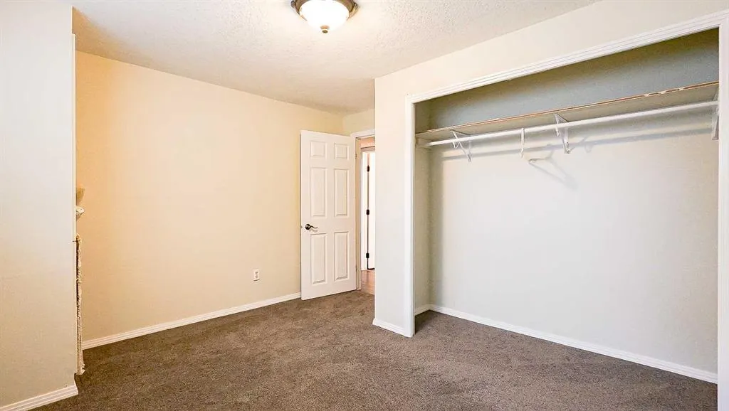 37 Ross Haven Way SE