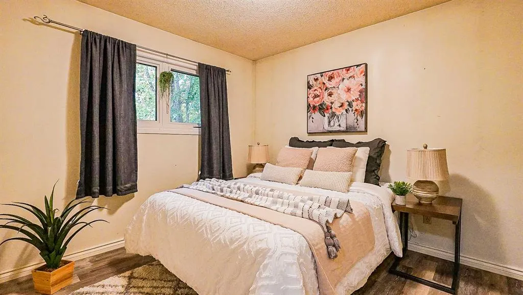 37 Ross Haven Way SE