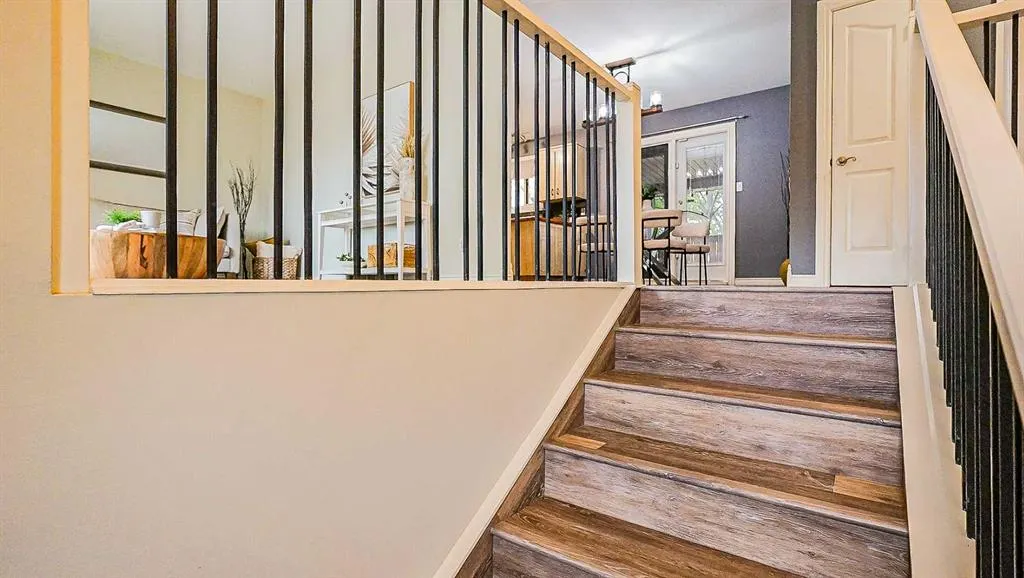 37 Ross Haven Way SE