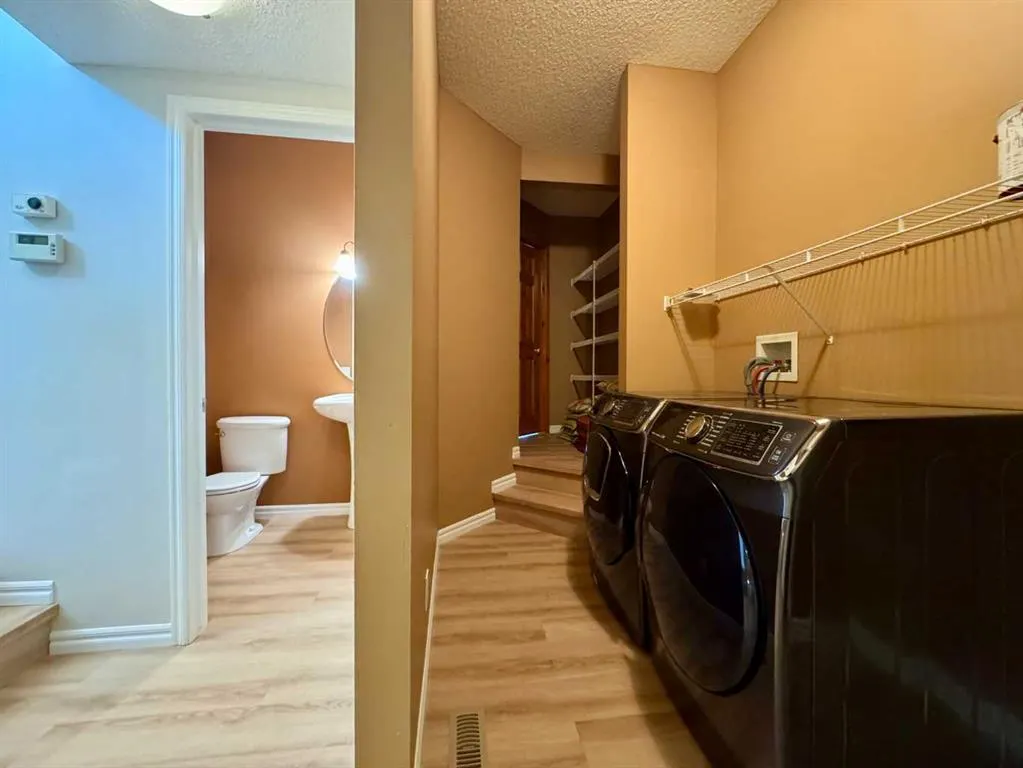 70 Glensummit Close