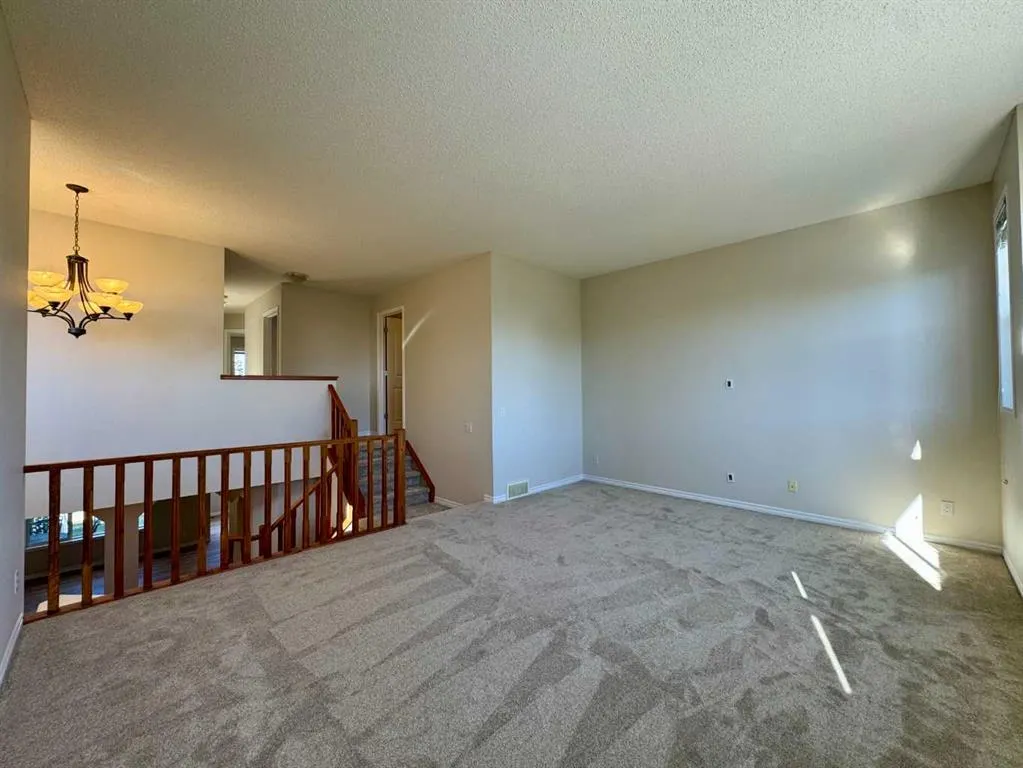 70 Glensummit Close