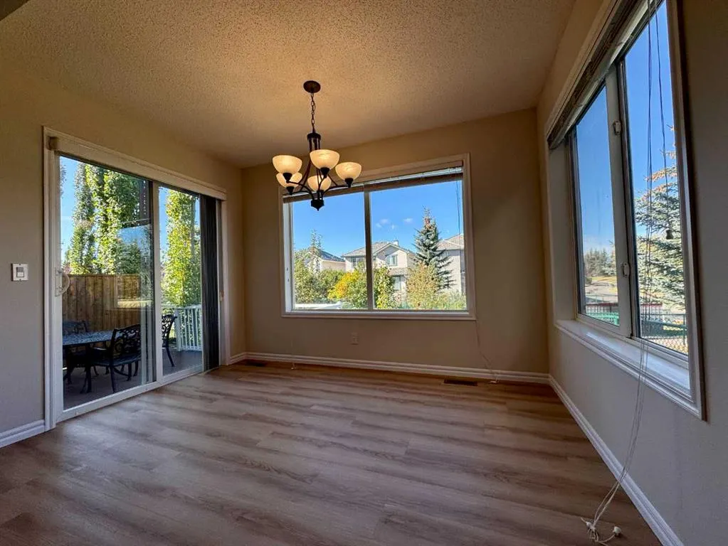 70 Glensummit Close