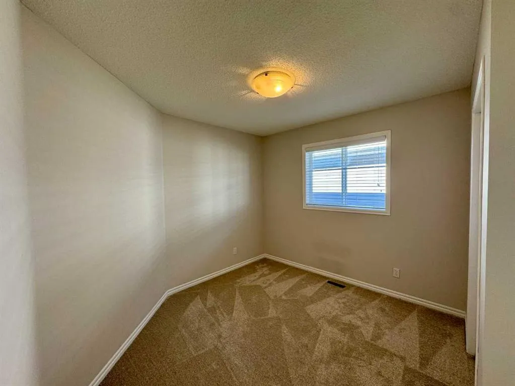 70 Glensummit Close
