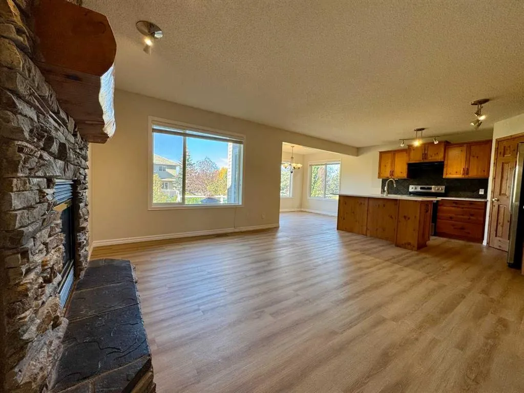 70 Glensummit Close