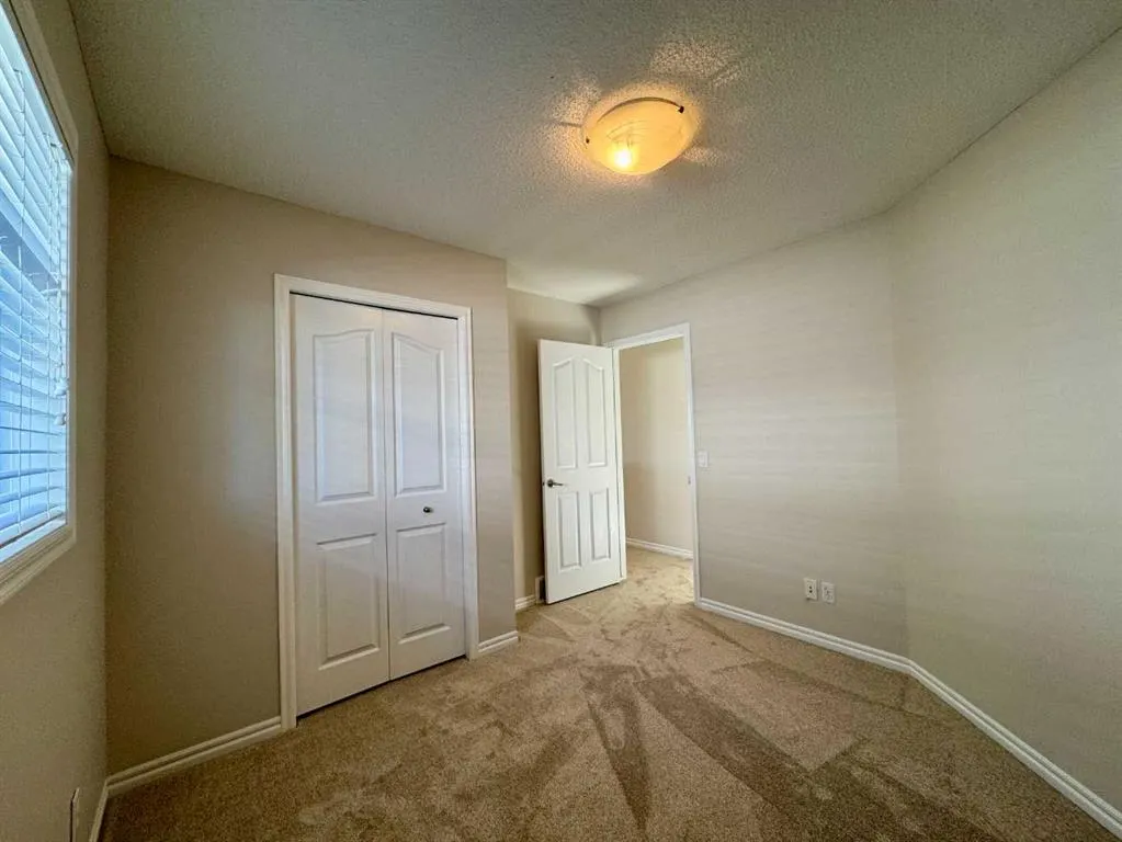 70 Glensummit Close
