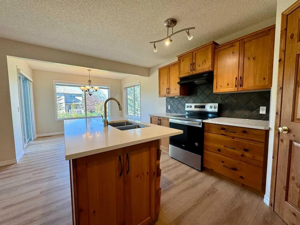 70 Glensummit Close