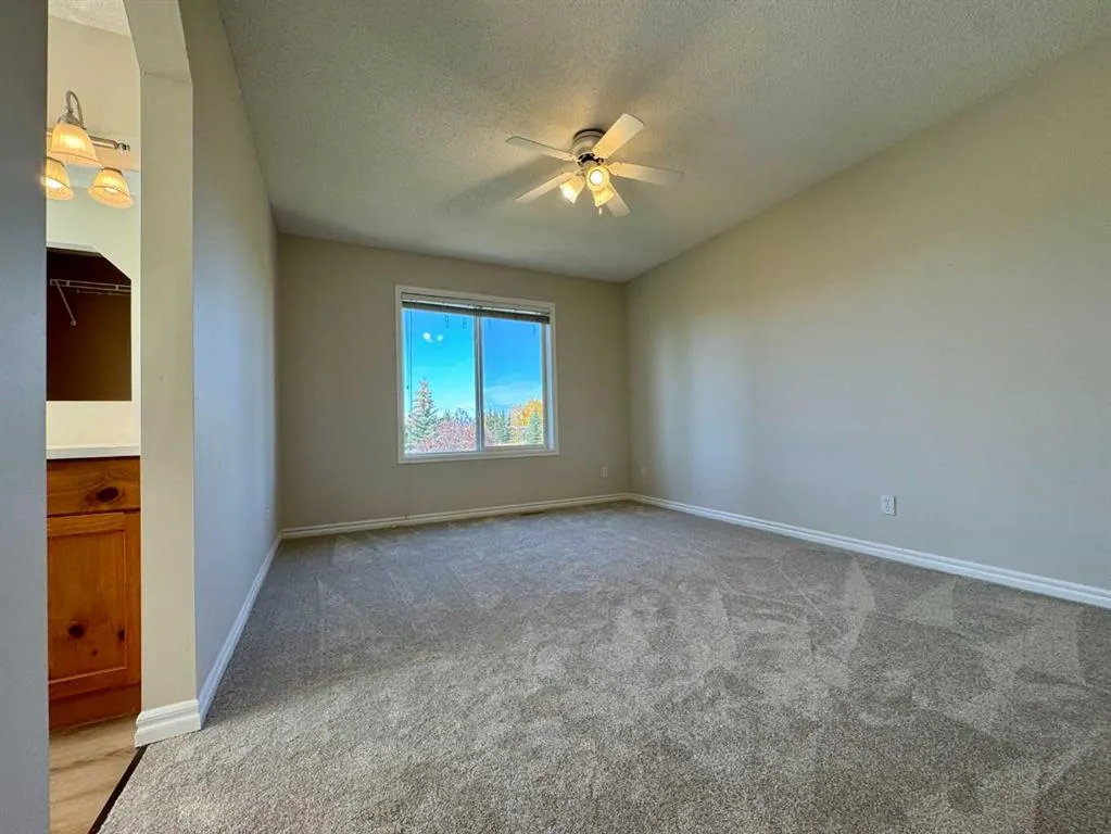 70 Glensummit Close