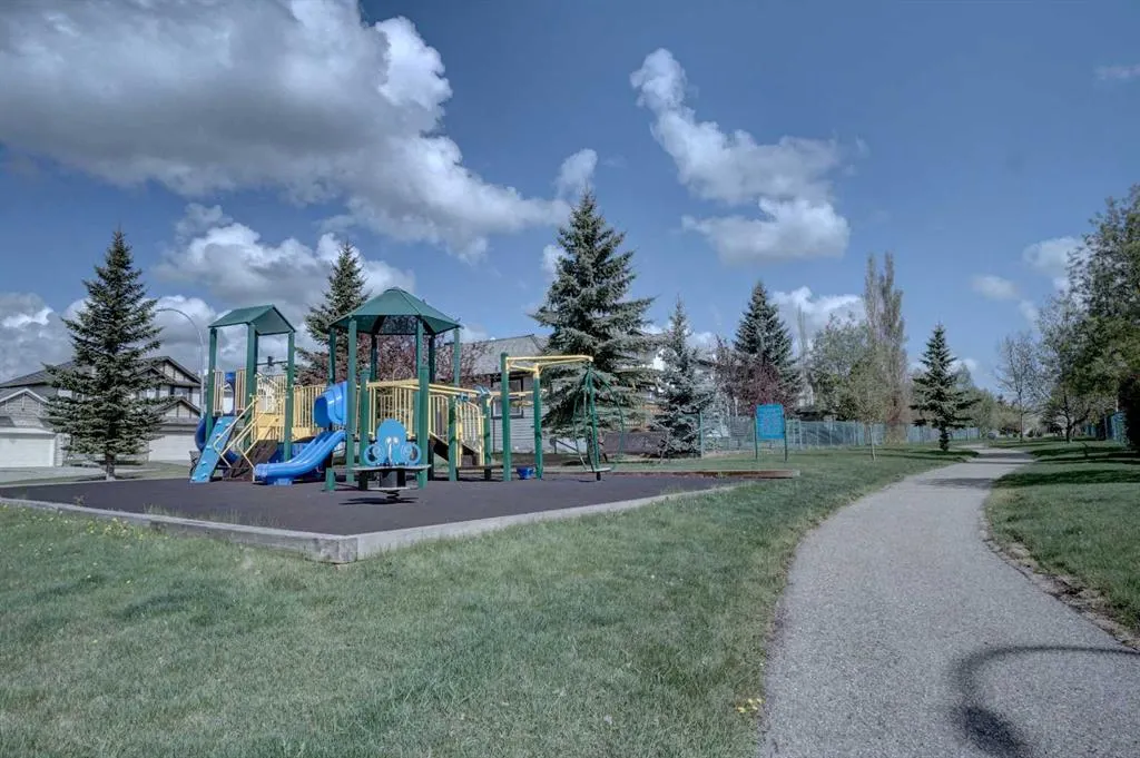 70 Glensummit Close