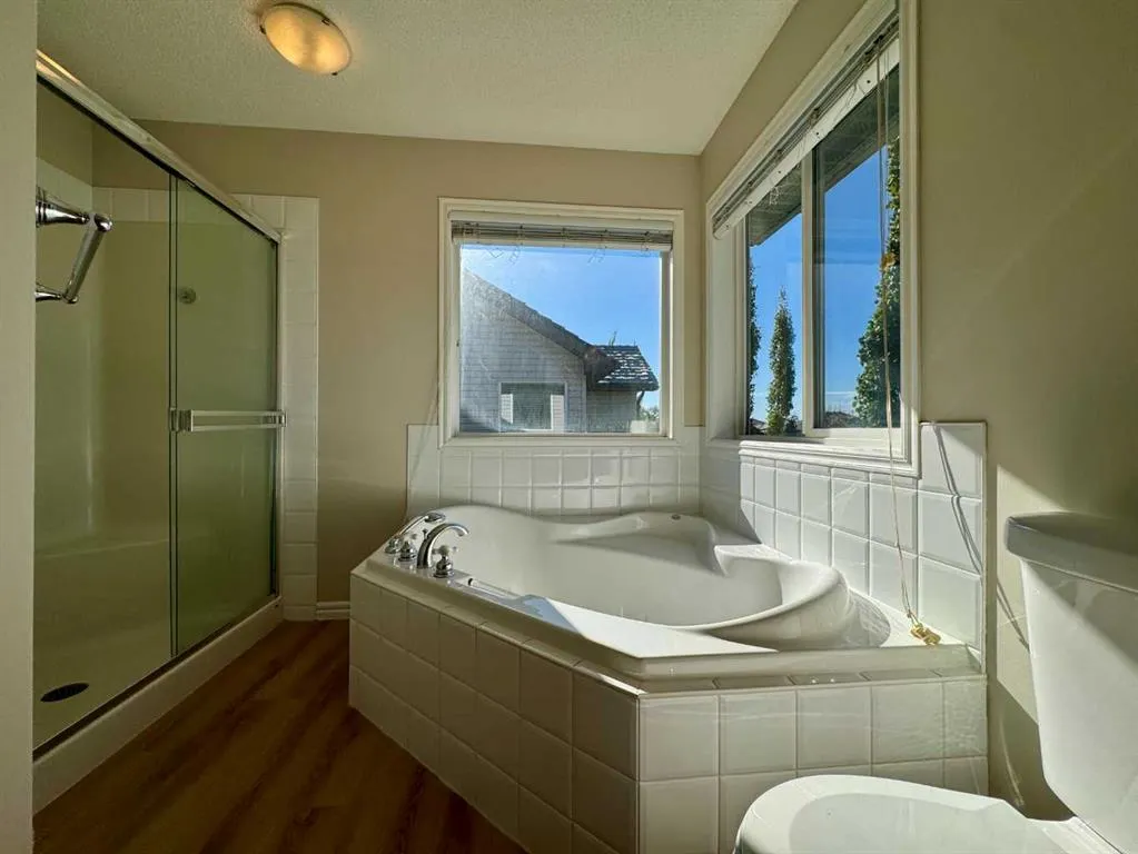 70 Glensummit Close