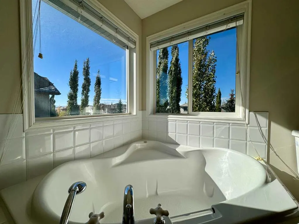 70 Glensummit Close