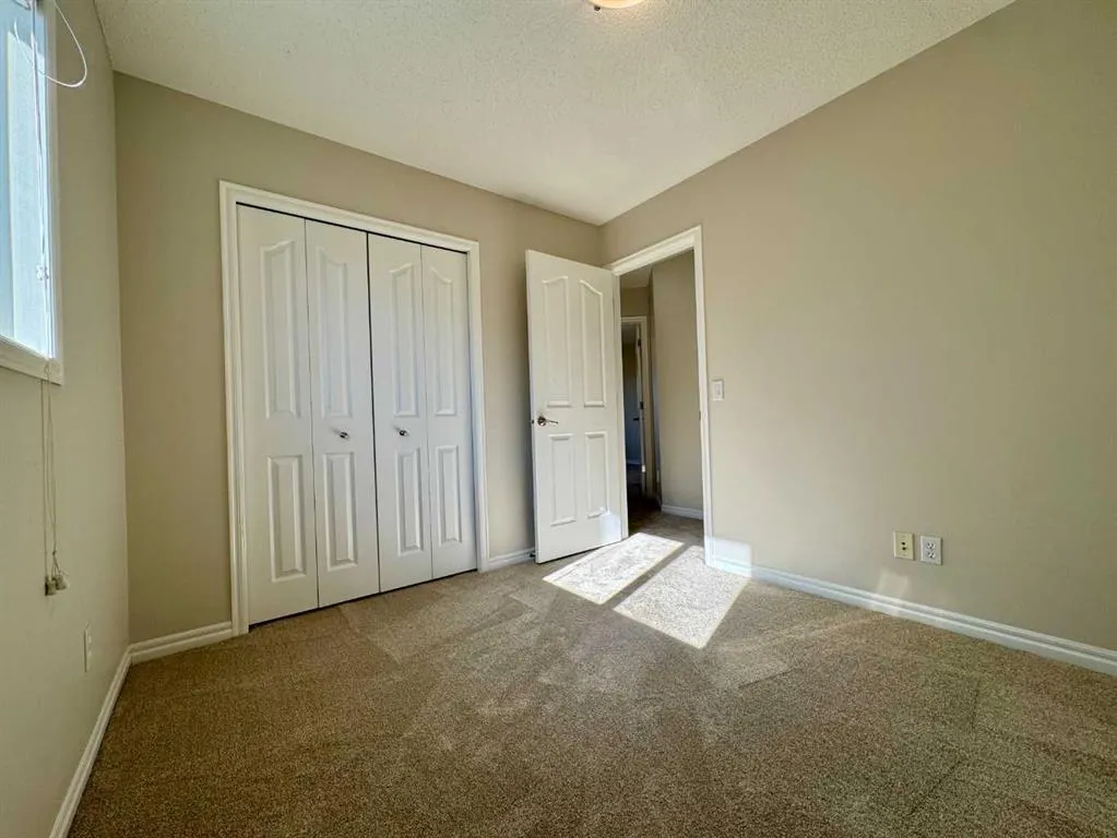 70 Glensummit Close