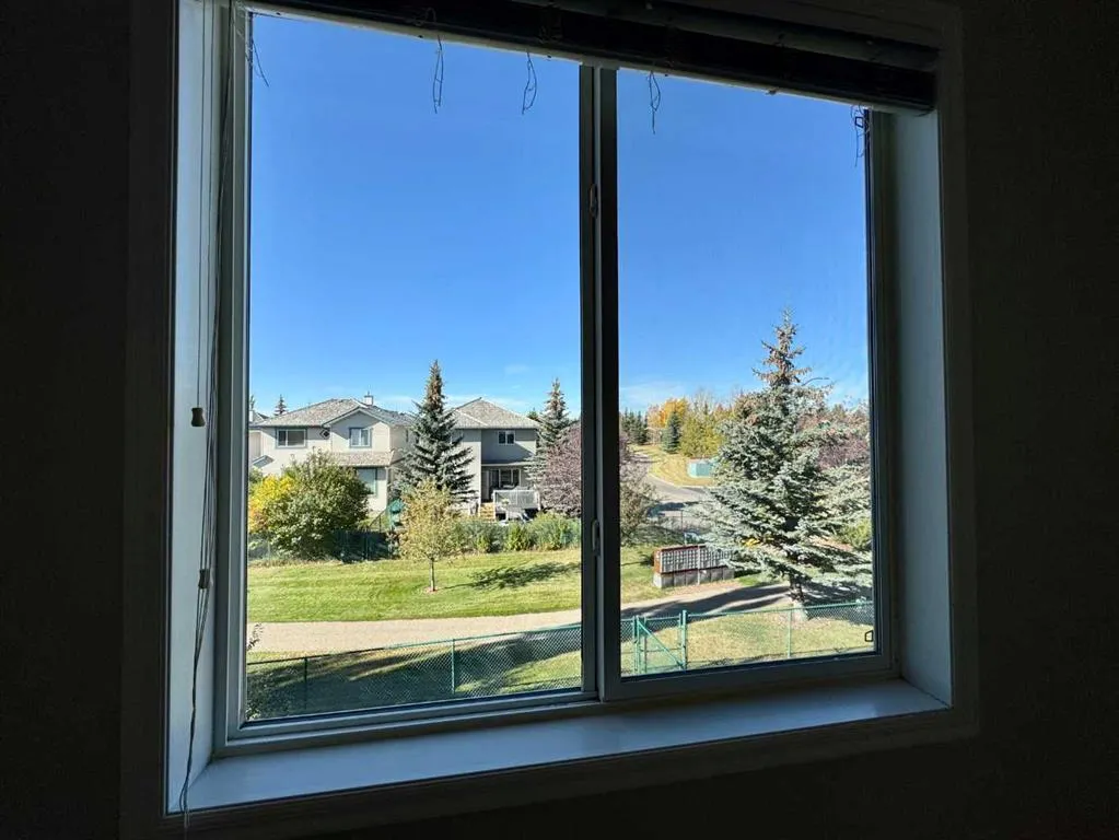 70 Glensummit Close