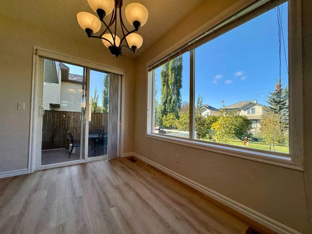 70 Glensummit Close