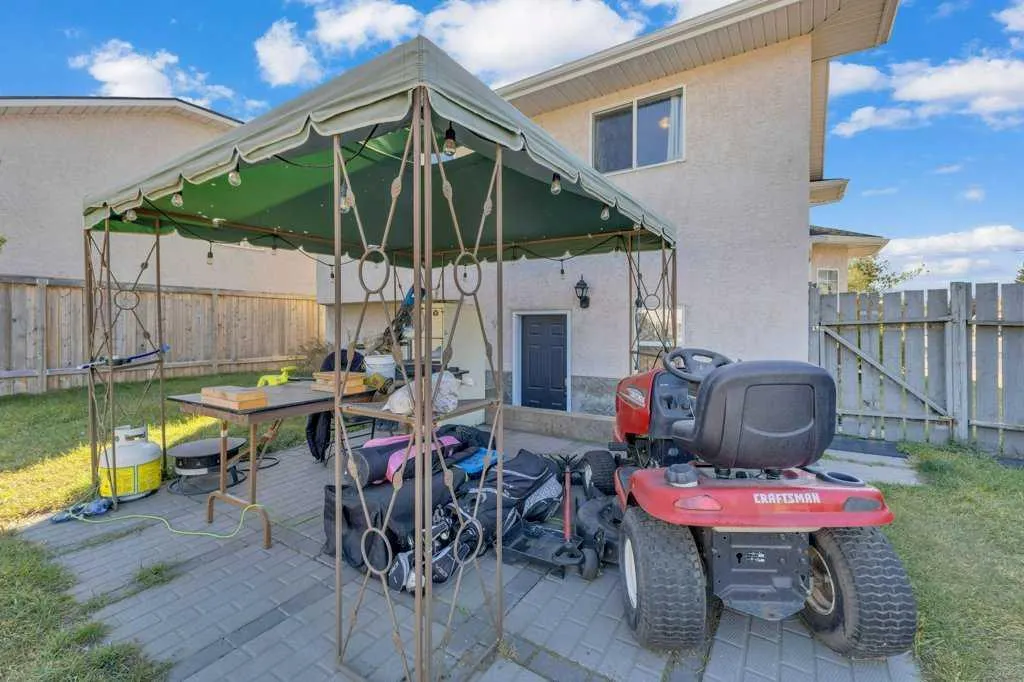 73 Lansbury Close