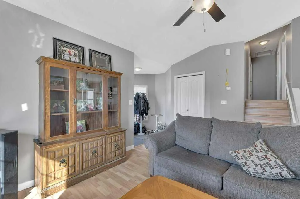 73 Lansbury Close