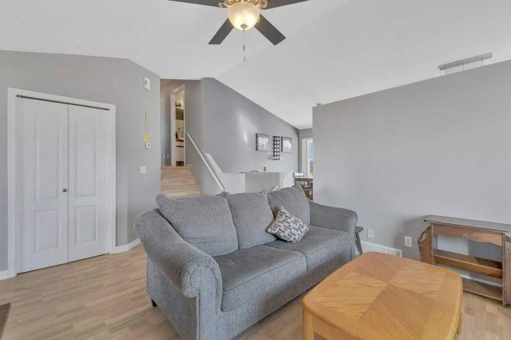73 Lansbury Close