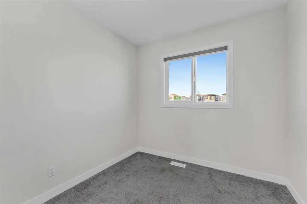 33 BELMONT Drive SW