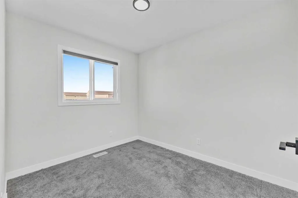33 BELMONT Drive SW