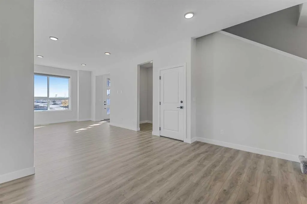 33 BELMONT Drive SW