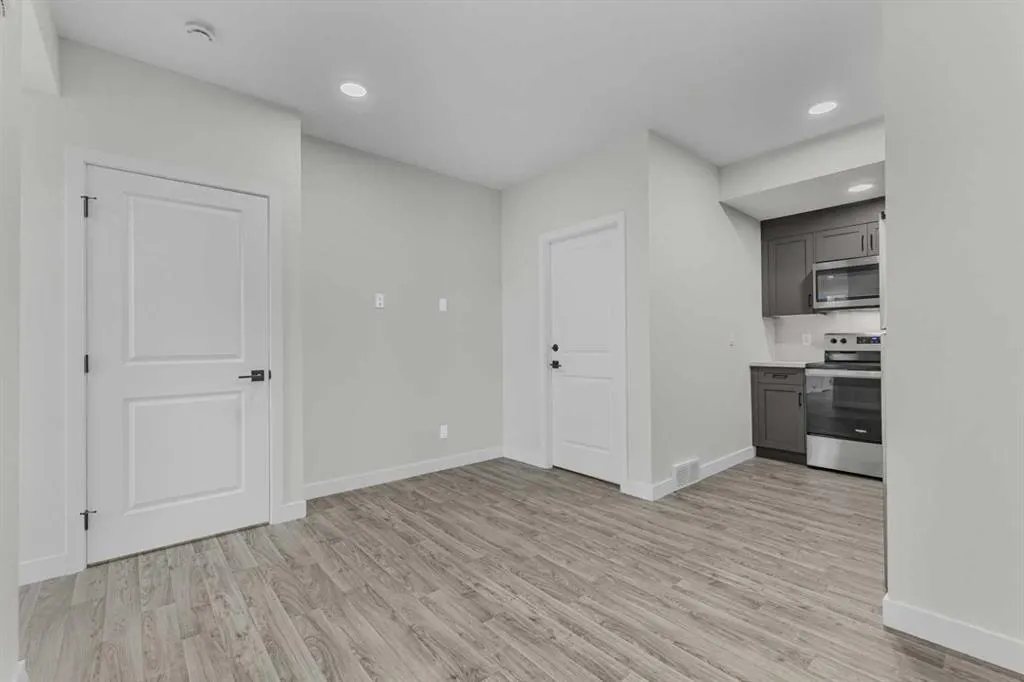 33 BELMONT Drive SW