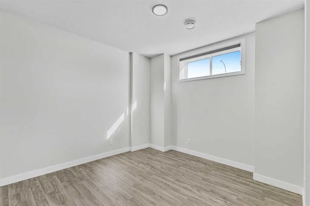 33 BELMONT Drive SW