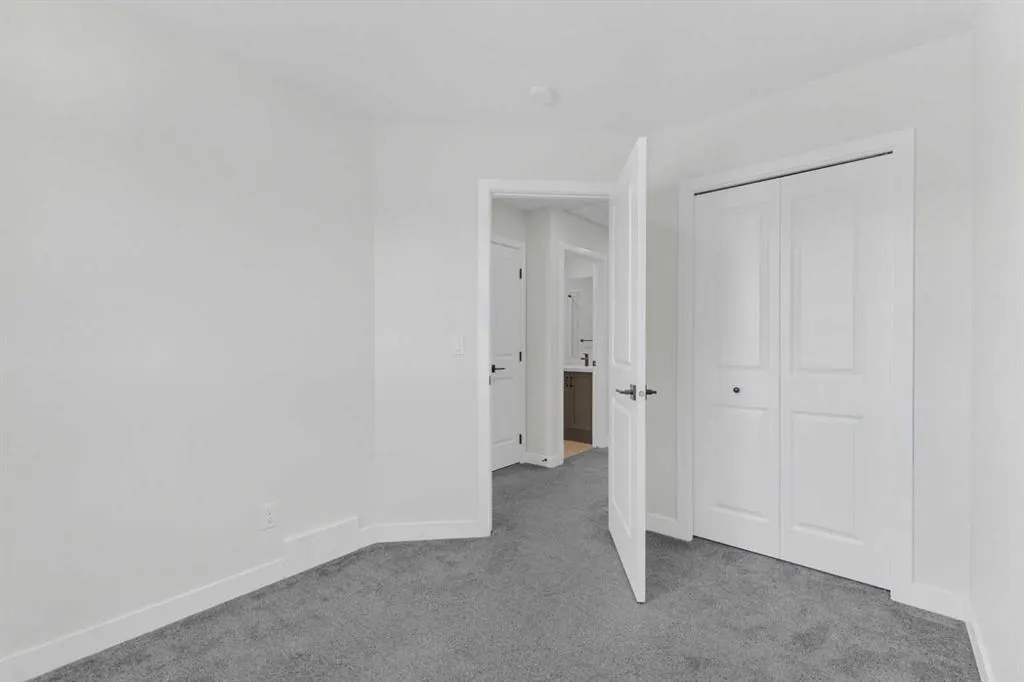 33 BELMONT Drive SW