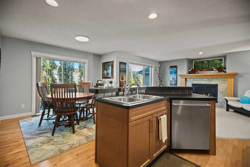 232 Sunset Close