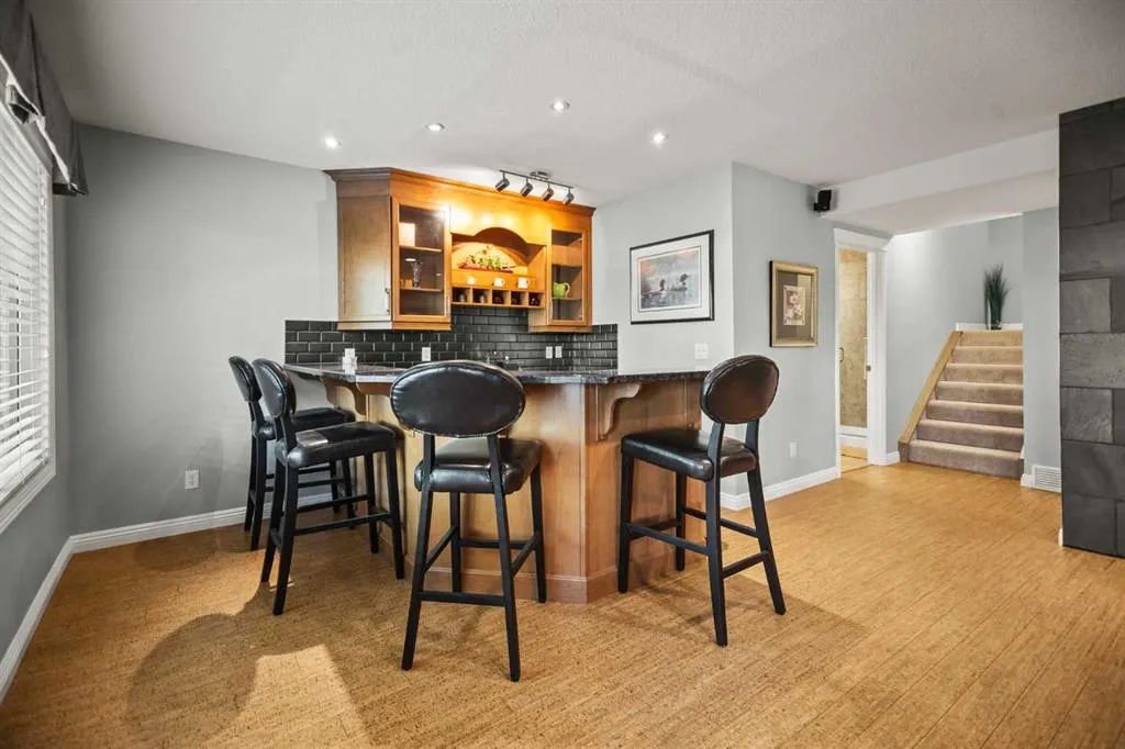 232 Sunset Close