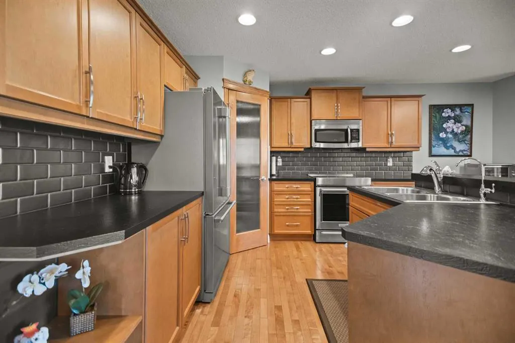232 Sunset Close