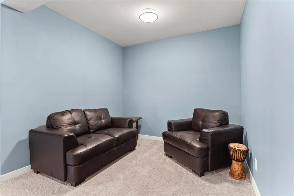 498 Tuscany Ravine Road NW