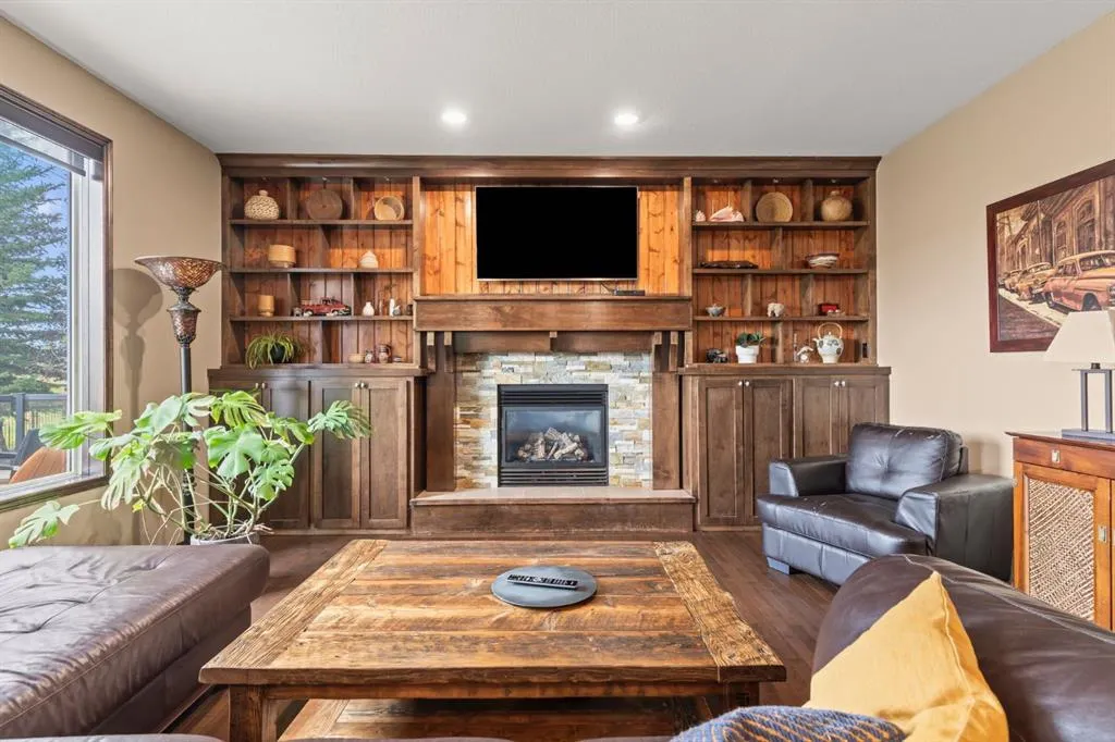 498 Tuscany Ravine Road NW
