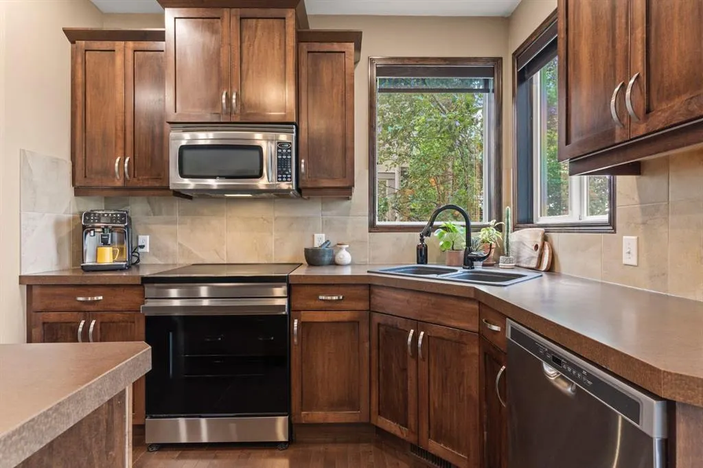 498 Tuscany Ravine Road NW