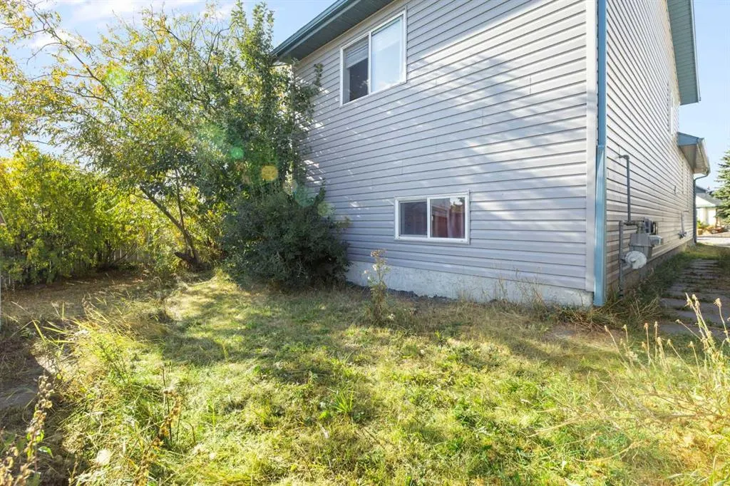 331 Coverdale Court NE