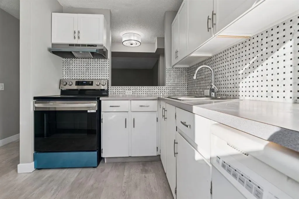 4810 40 Avenue SW, #15