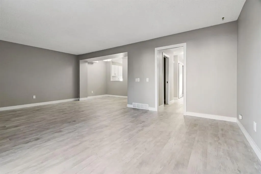 4810 40 Avenue SW, #15