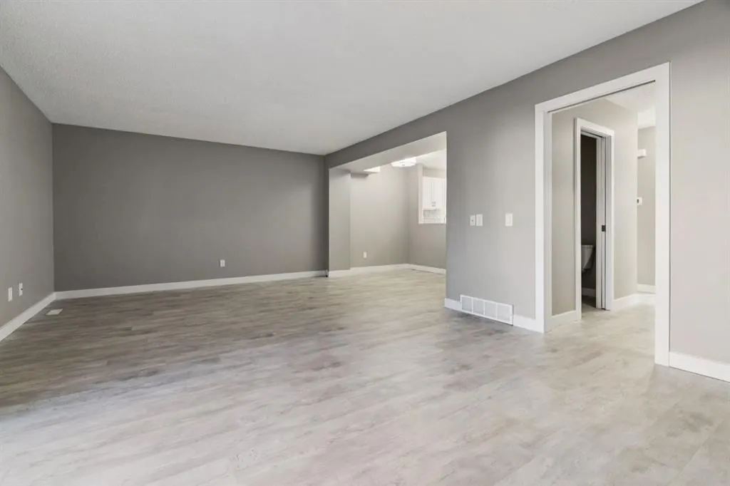 4810 40 Avenue SW, #15