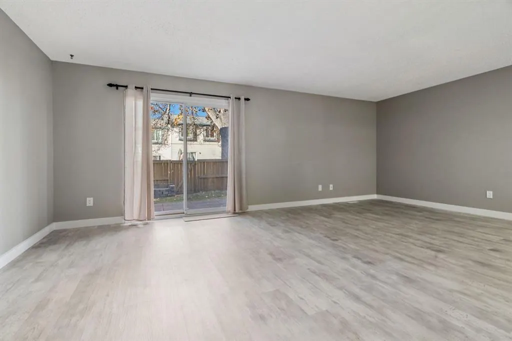 4810 40 Avenue SW, #15