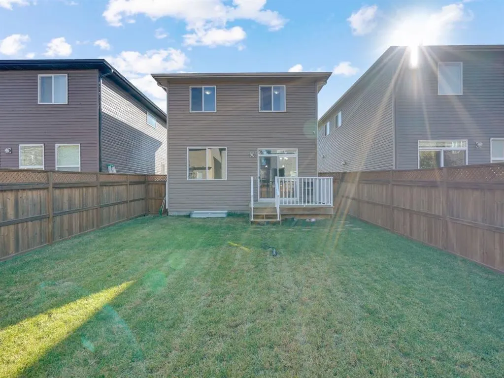 551 EVANSBOROUGH Way NW
