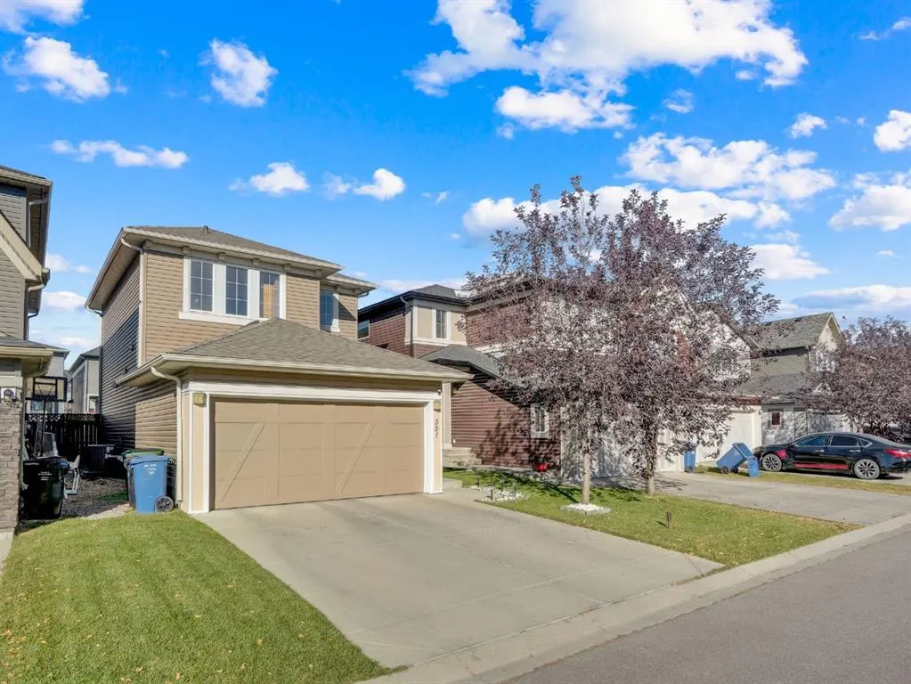 551 EVANSBOROUGH Way NW
