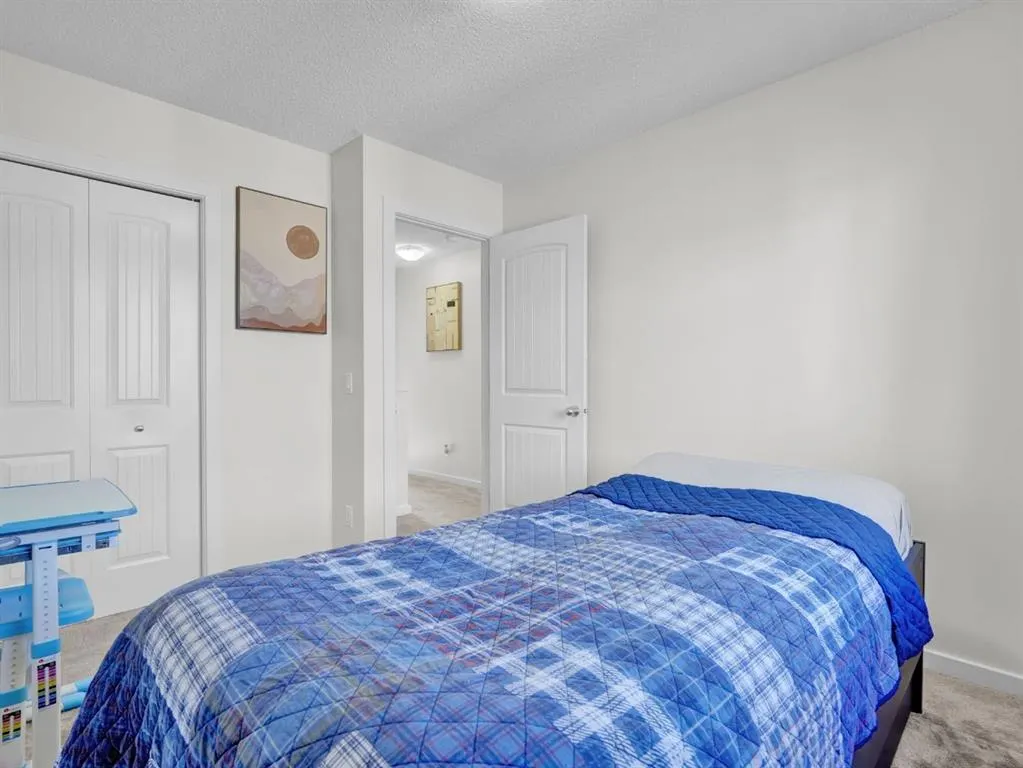 551 EVANSBOROUGH Way NW
