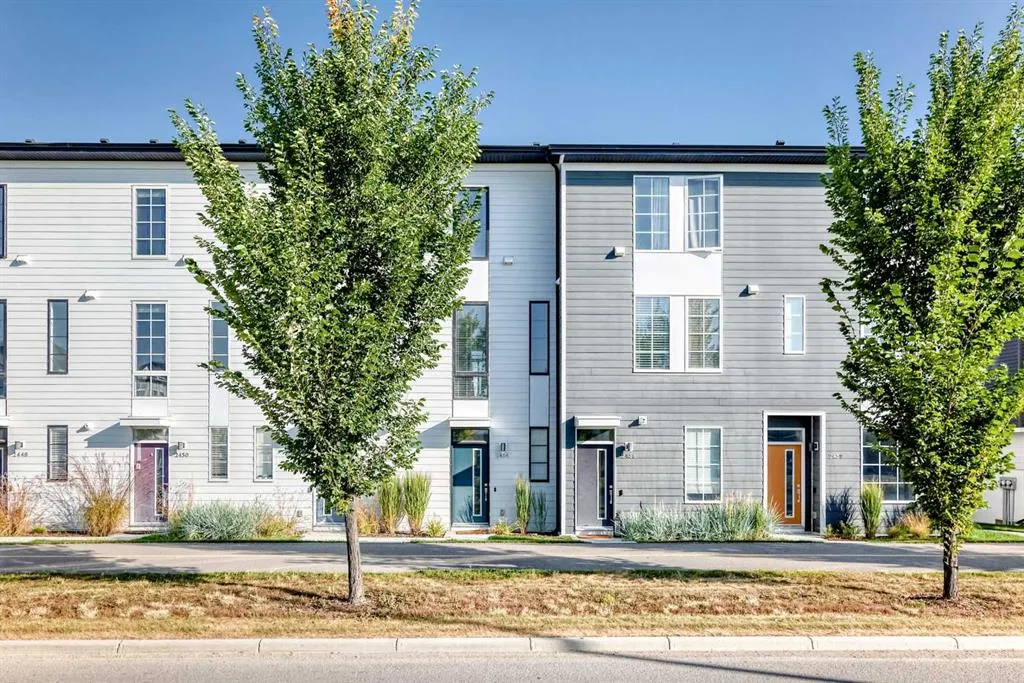 2454 210 Avenue SE