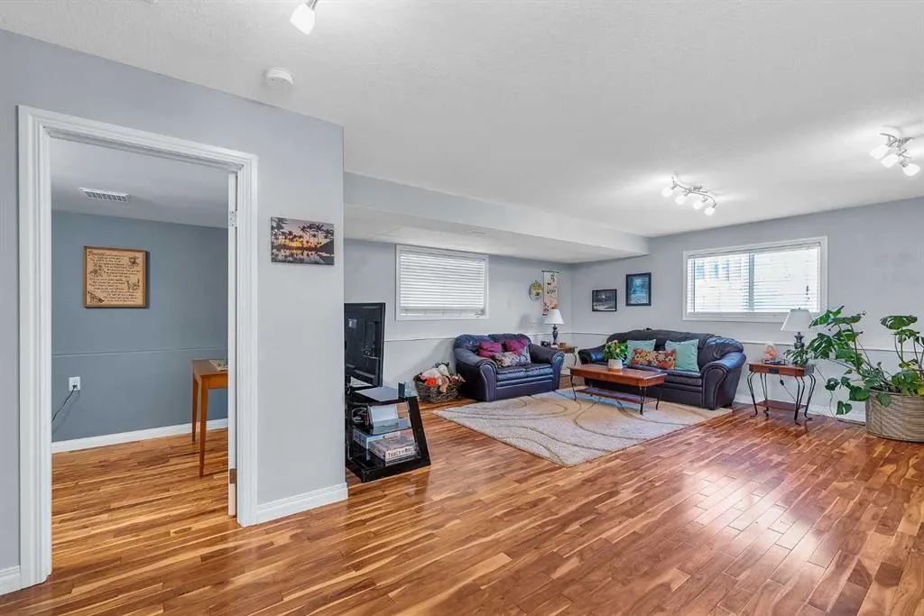 236 MT. Aberdeen Close SE
