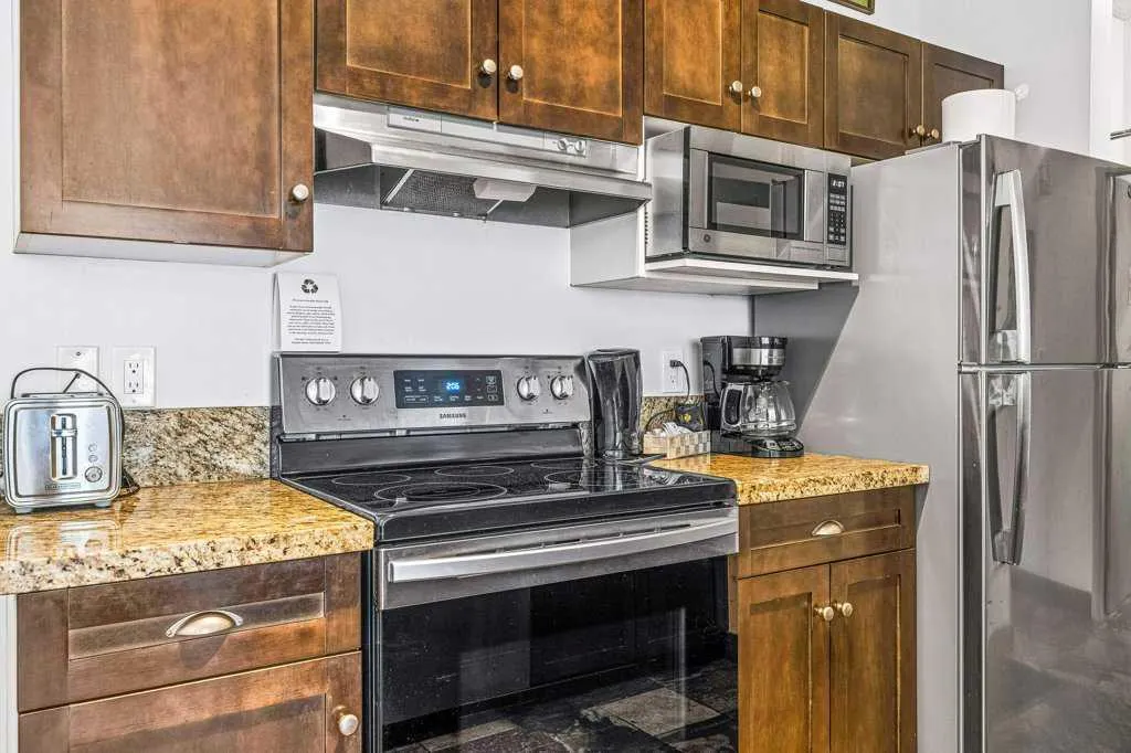 1151 Sidney Street, #306