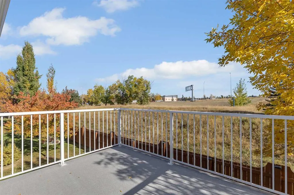 140 Valley Ridge Heights NW