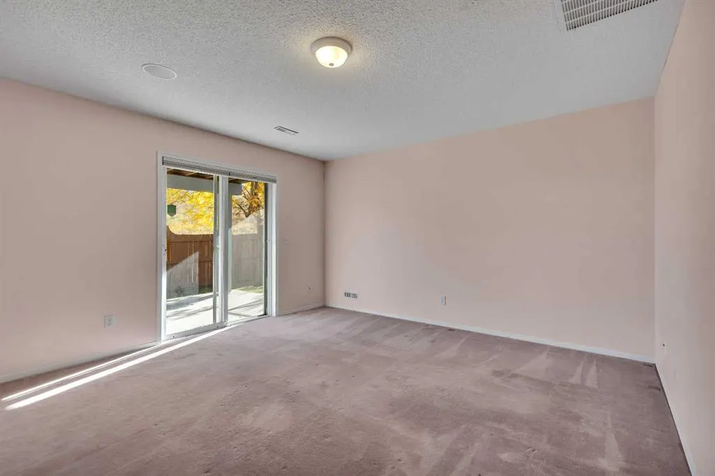 140 Valley Ridge Heights NW