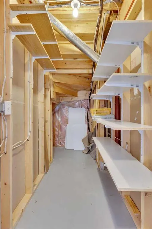 140 Valley Ridge Heights NW