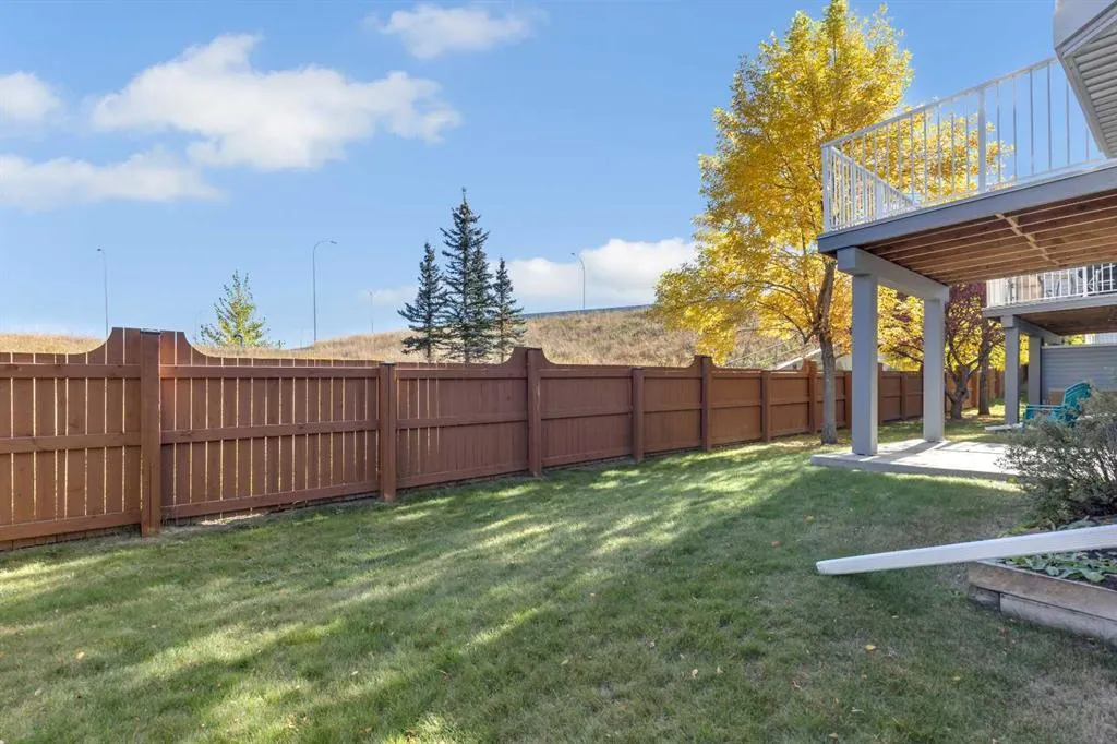 140 Valley Ridge Heights NW