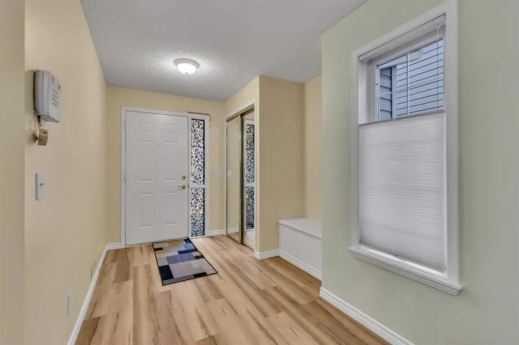 140 Valley Ridge Heights NW