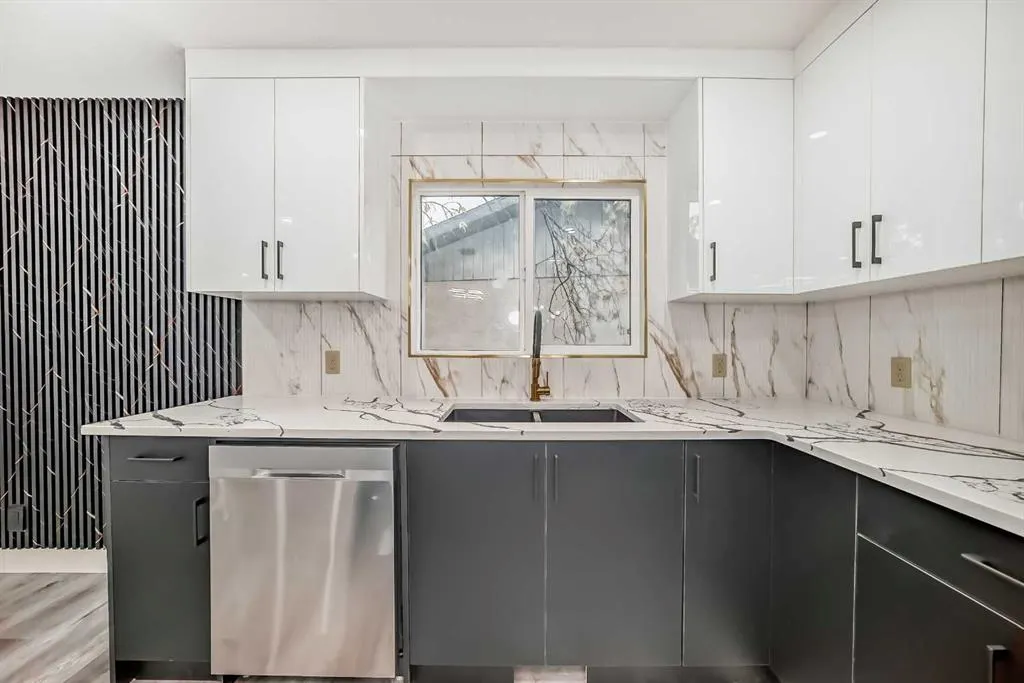 432 Ogden Drive SE
